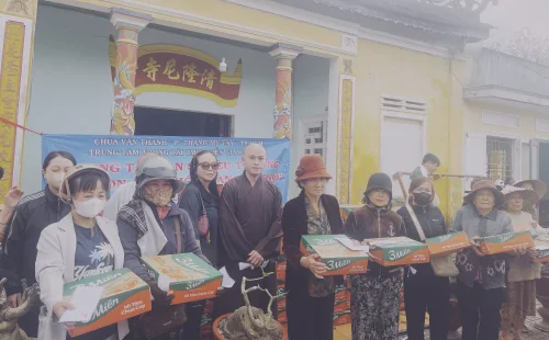 Trao 900 suất quà hỗ trợ người dân phía Đông tỉnh Gia Lai sau bão lũ