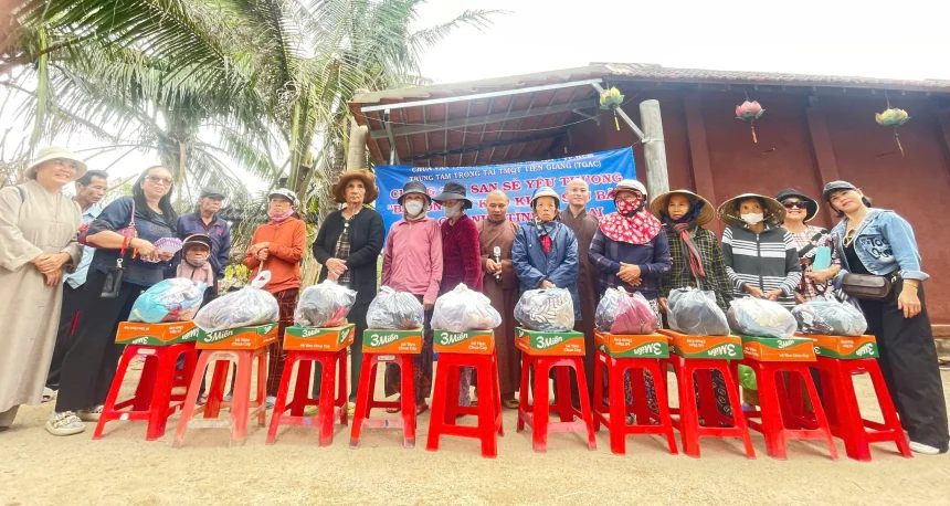 Chùa Văn Thánh (TP. HCM) phối hợp cùng Trung tâm Trọng tài Thương mại quốc tế Tiền Giang (TGAC) và các nhà hảo tâm đã tổ chức chương trình thiện nguyện tại khu vực phía Đông tỉnh Gia Lai.