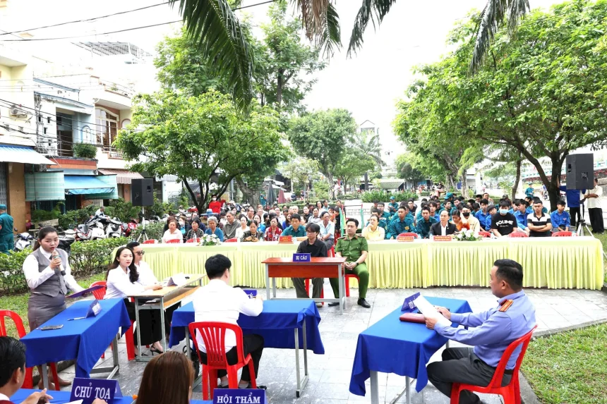 Nâng cao ý thức chấp hành nghĩa vụ quân sự qua phiên tòa giả định tại phường Phú Định, TP.HCM